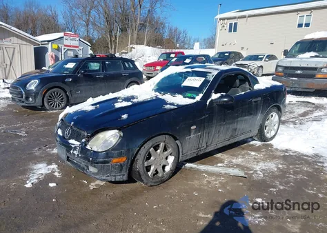 1999 Mercedes-Benz Slk 230 Kompressor z USA, uszkodzony, nr VIN WDBKK47F1XF096778